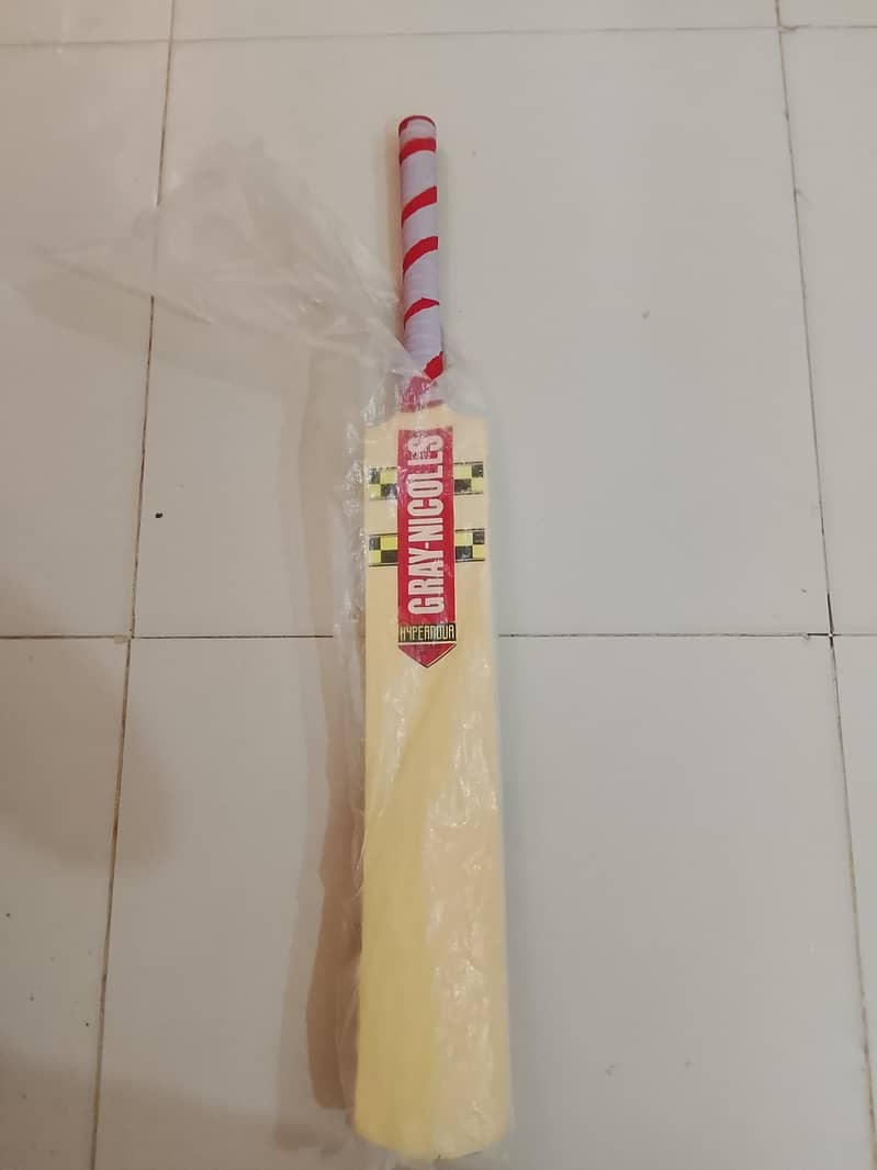 circket bat 0