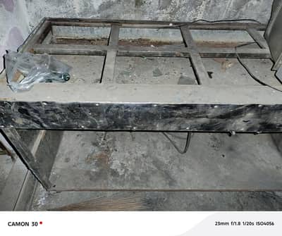8 dishes Food counter with water tanks