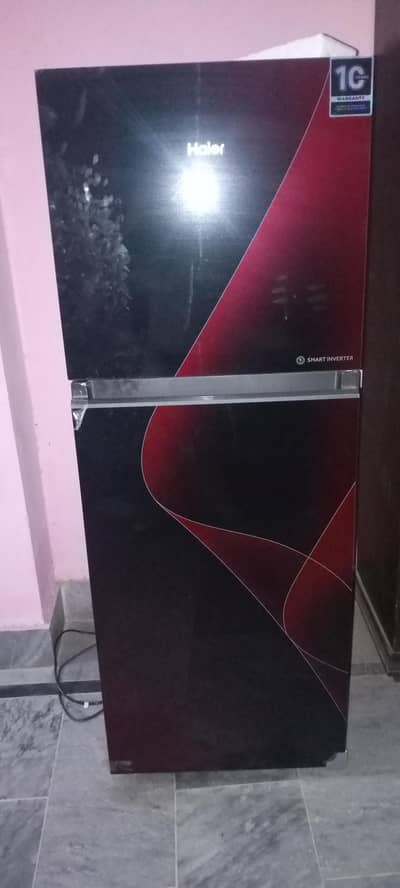 hier frige médium size only 3month used