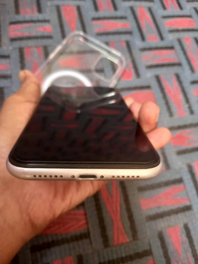 Apple iPhone 11 5