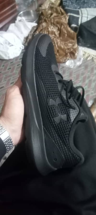 Original under armour surge 3 mens sports shoes_ Size 9