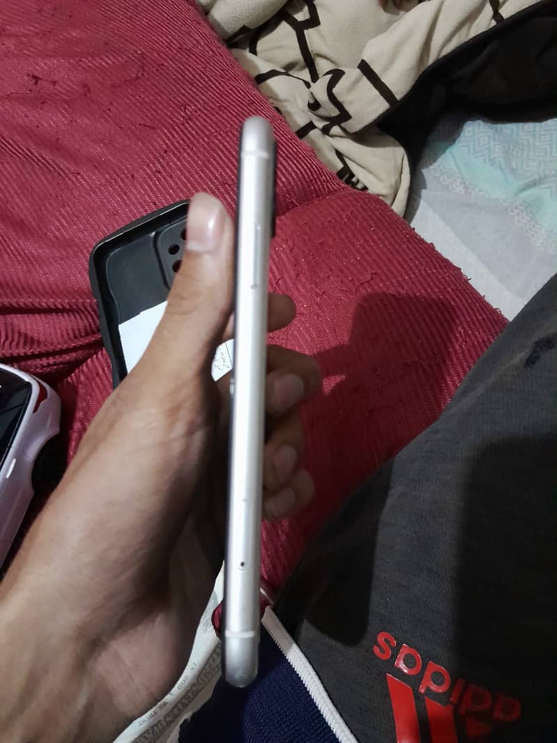 Apple iPhone 11 mdm 10