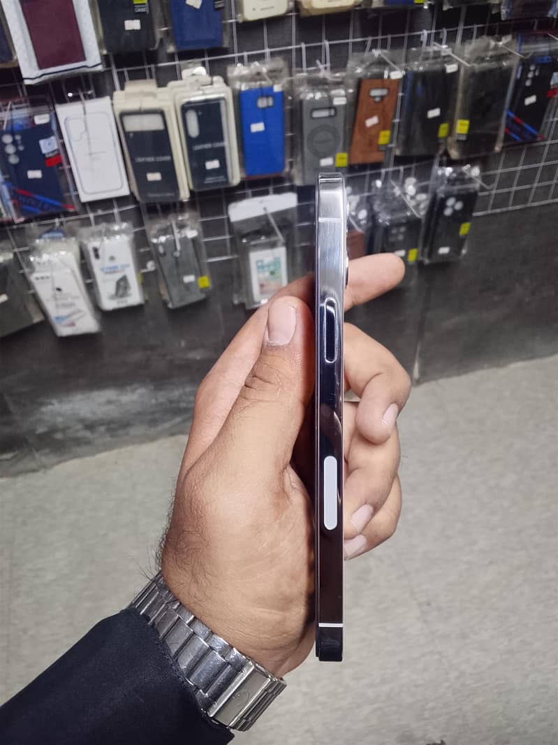 Apple iPhone 12 Pro 1