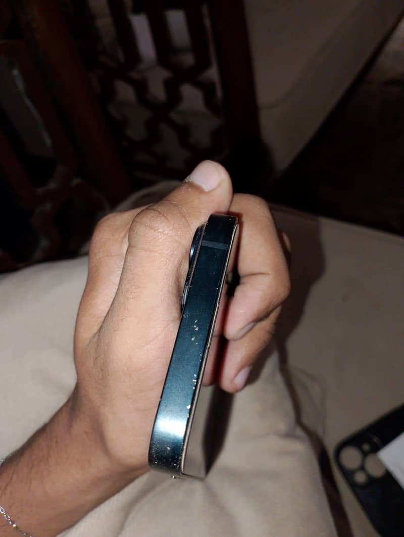 Apple iPhone 14 3
