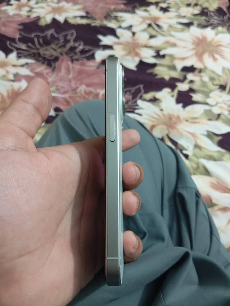 Apple iPhone 15 Pro 1