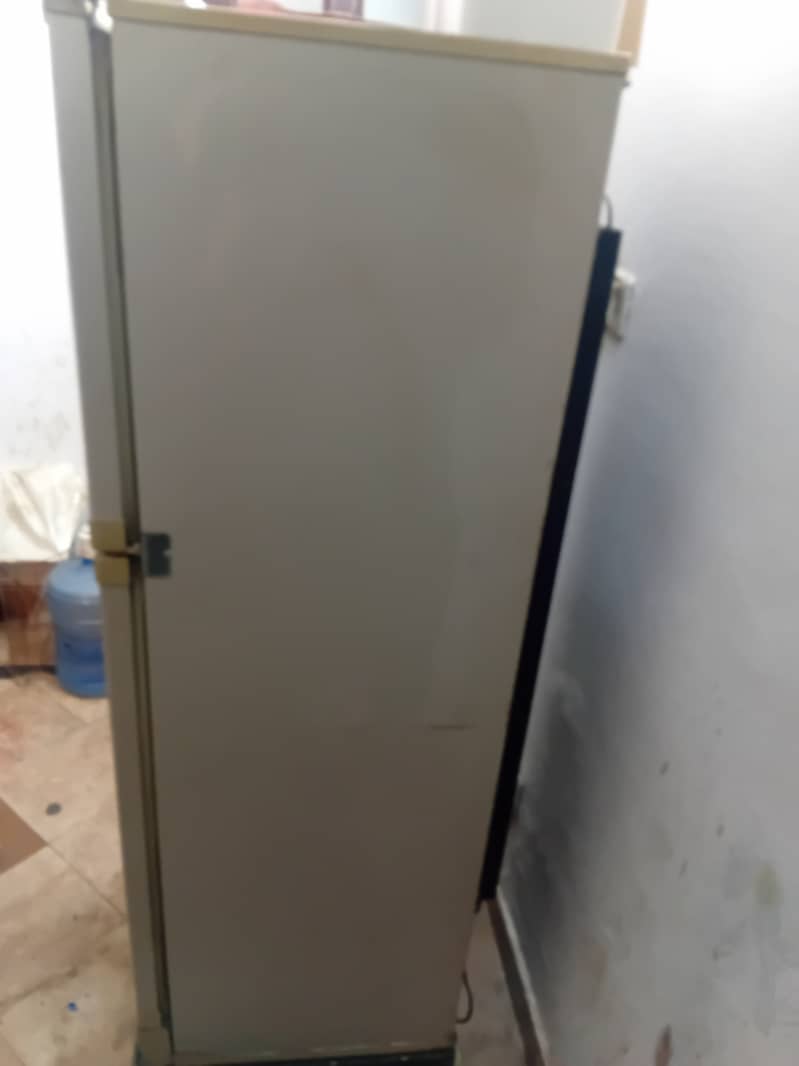 fridge in working condition 1