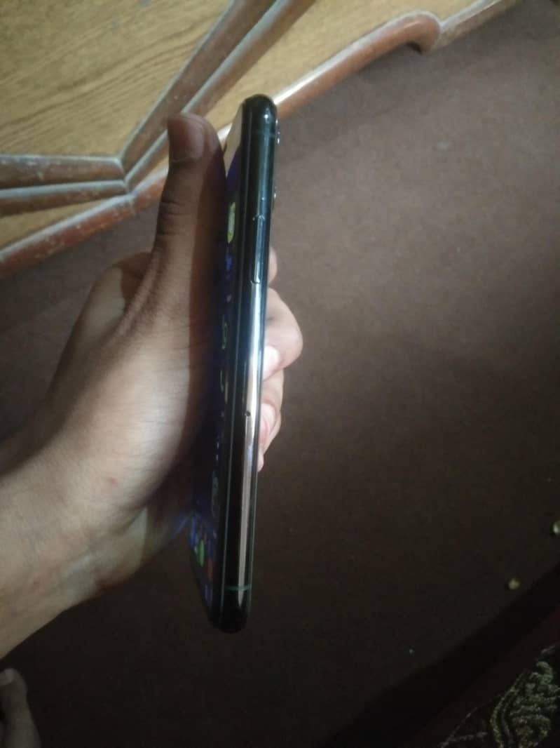 Apple iPhone 11 Pro 3