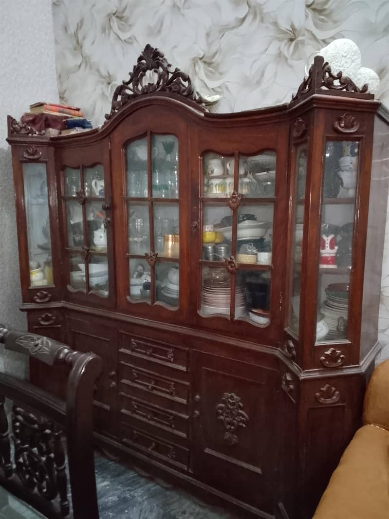 wood showcase 0
