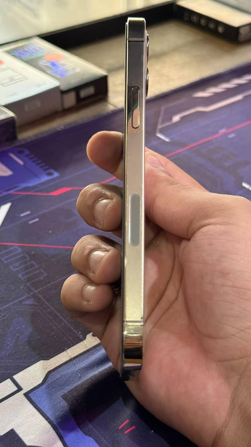 Apple iPhone 12 Pro 2