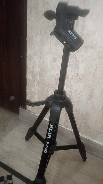 SLIK F740