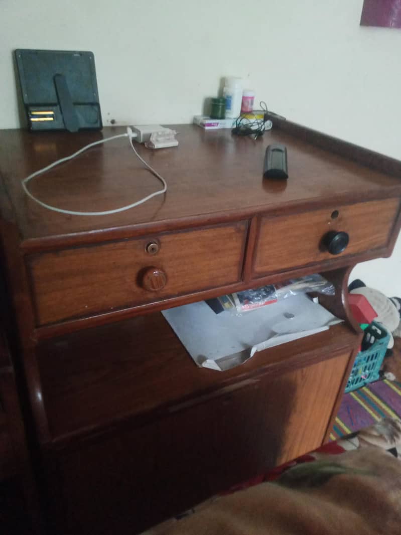 TV trolly table 1