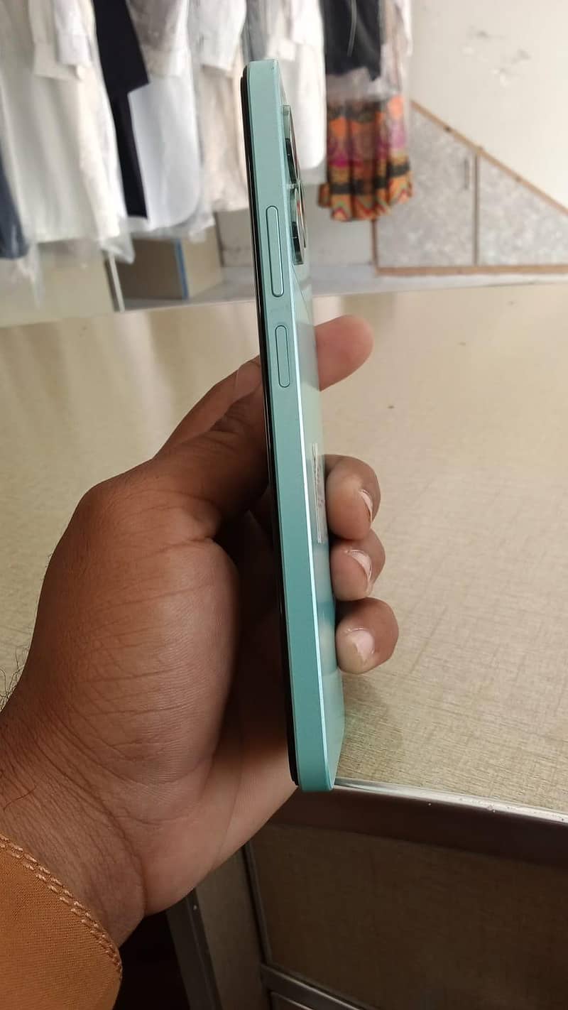 Realme C51 1