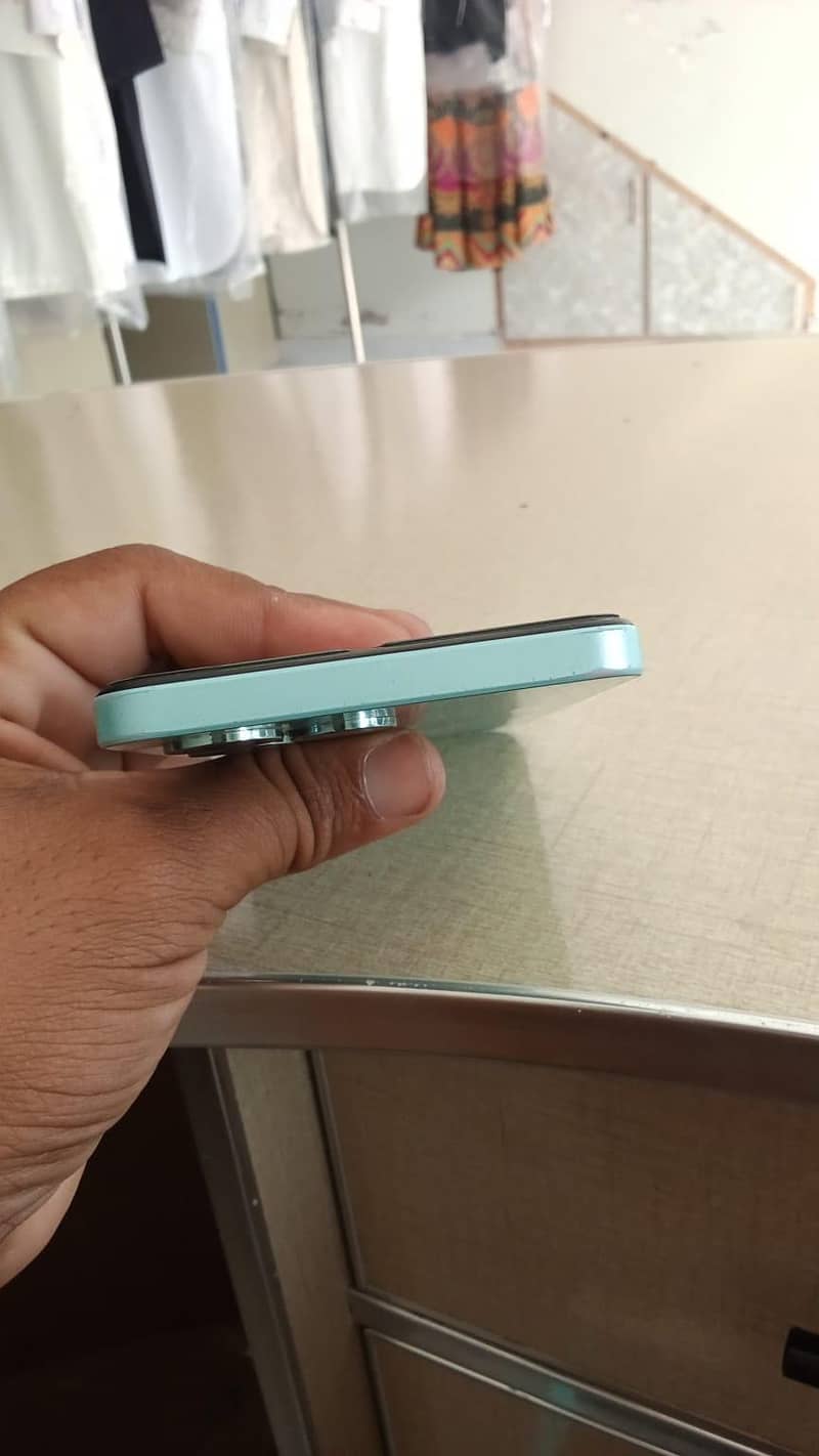Realme C51 4