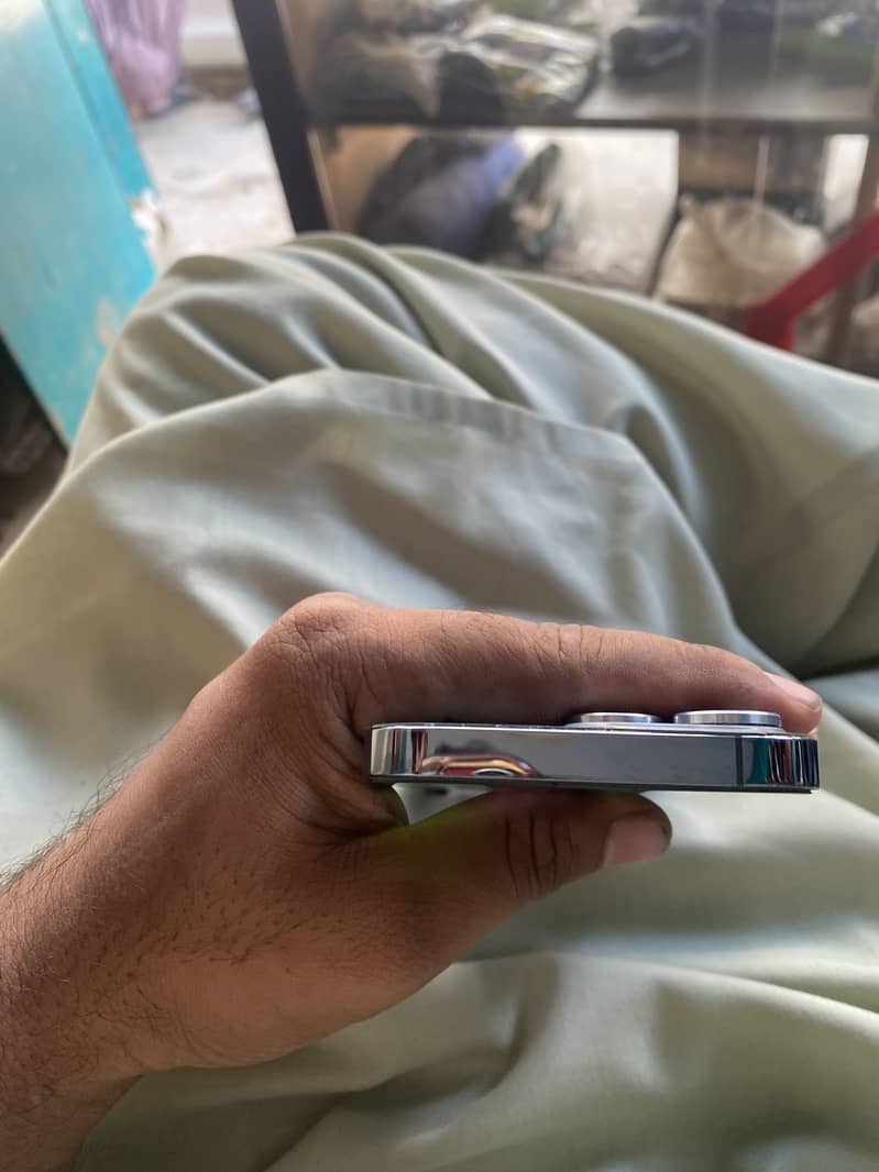 Apple iPhone 13 Pro 1