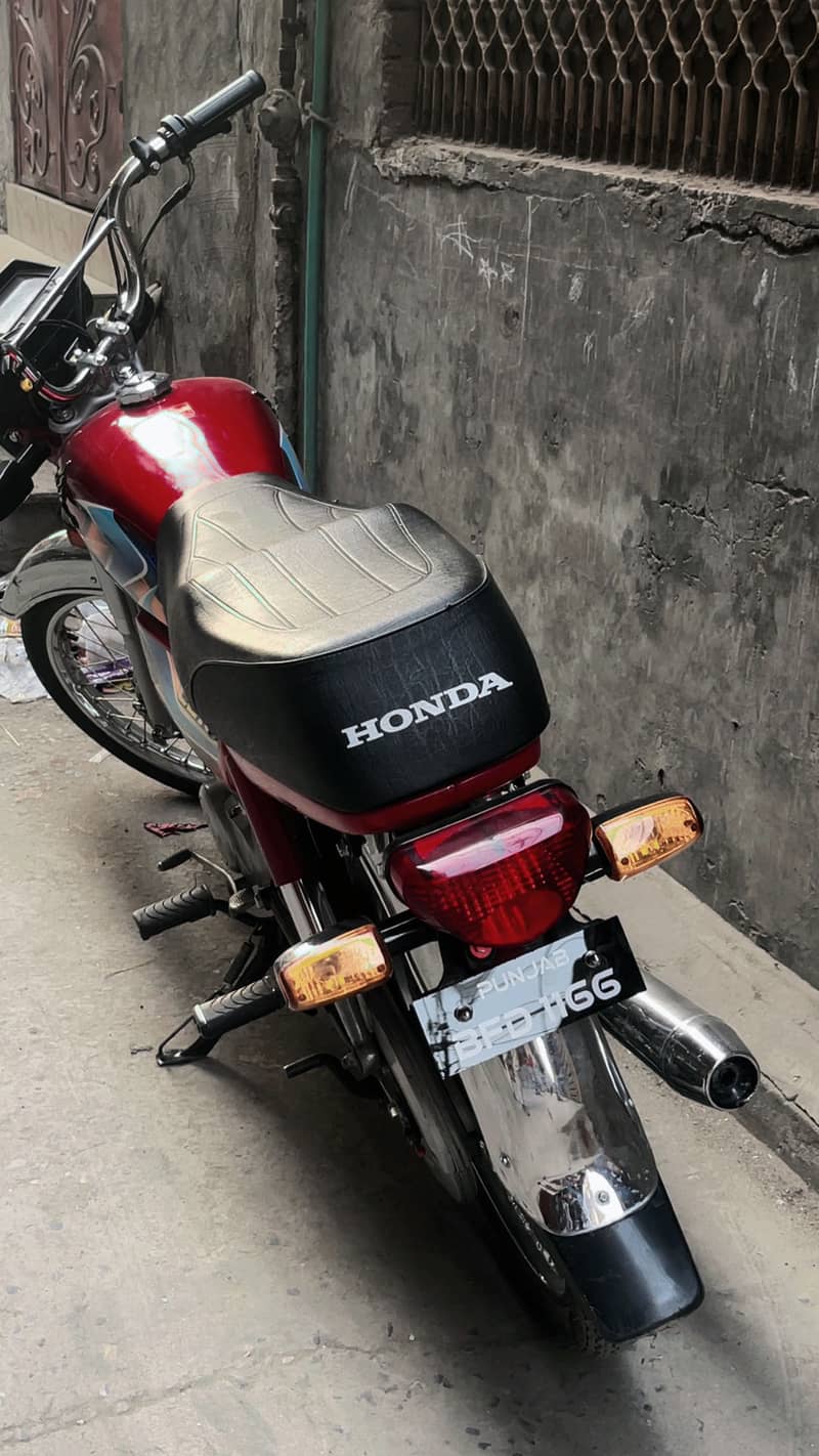 Honda CD70 0