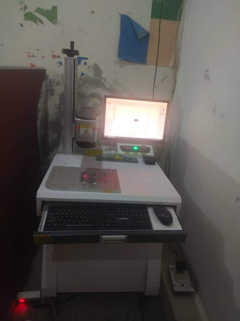 Laser Marking Machine In Good Condition 4