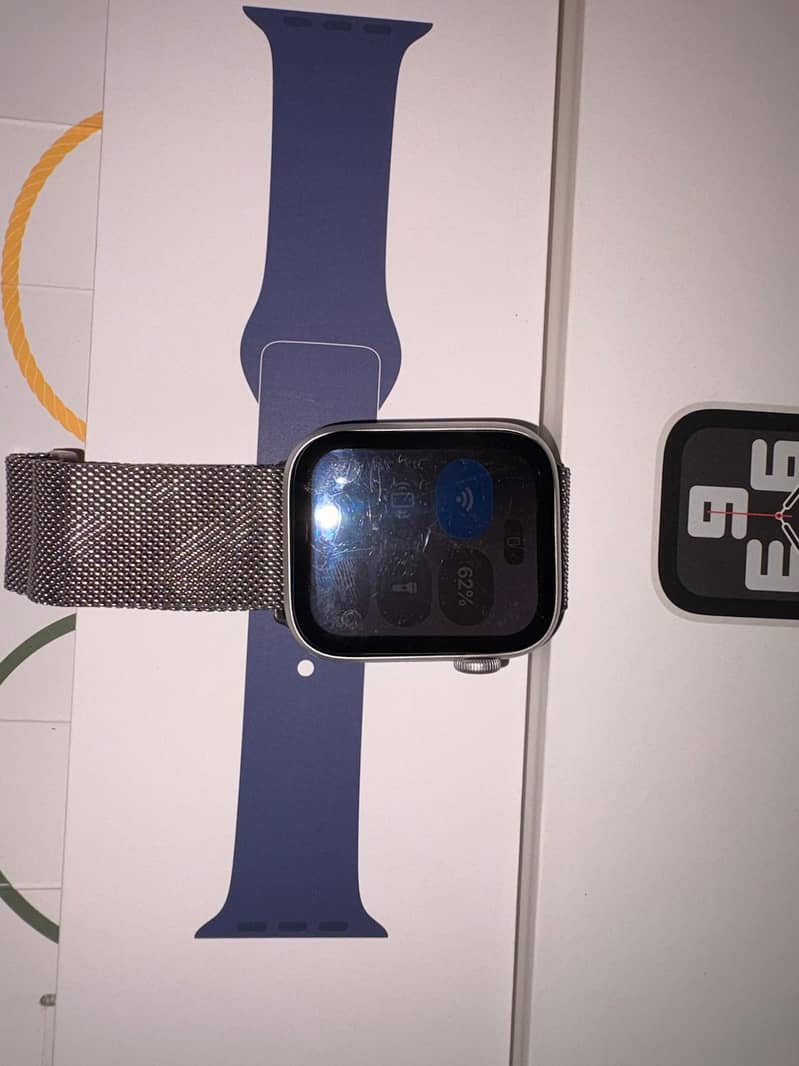 Apple clock 03222921942 2
