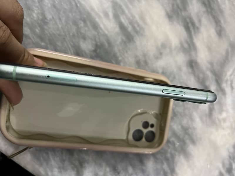 Apple iPhone 11 2