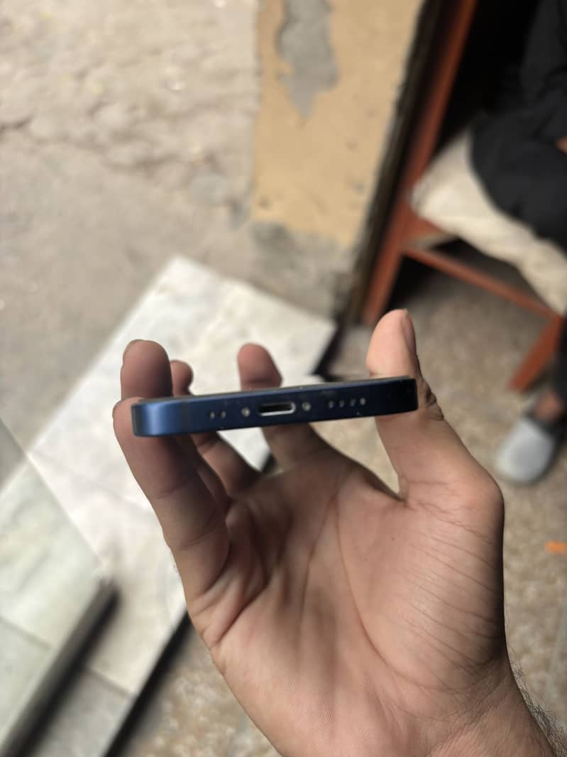 Apple iPhone 12 mini 0