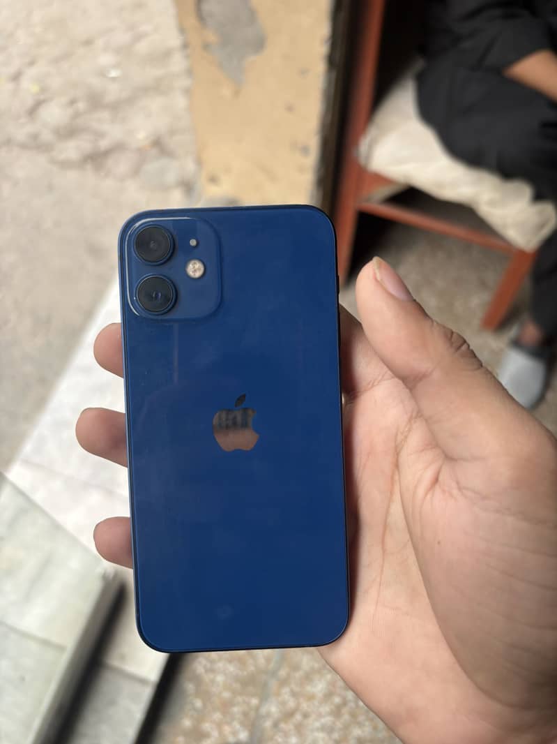 Apple iPhone 12 mini 3