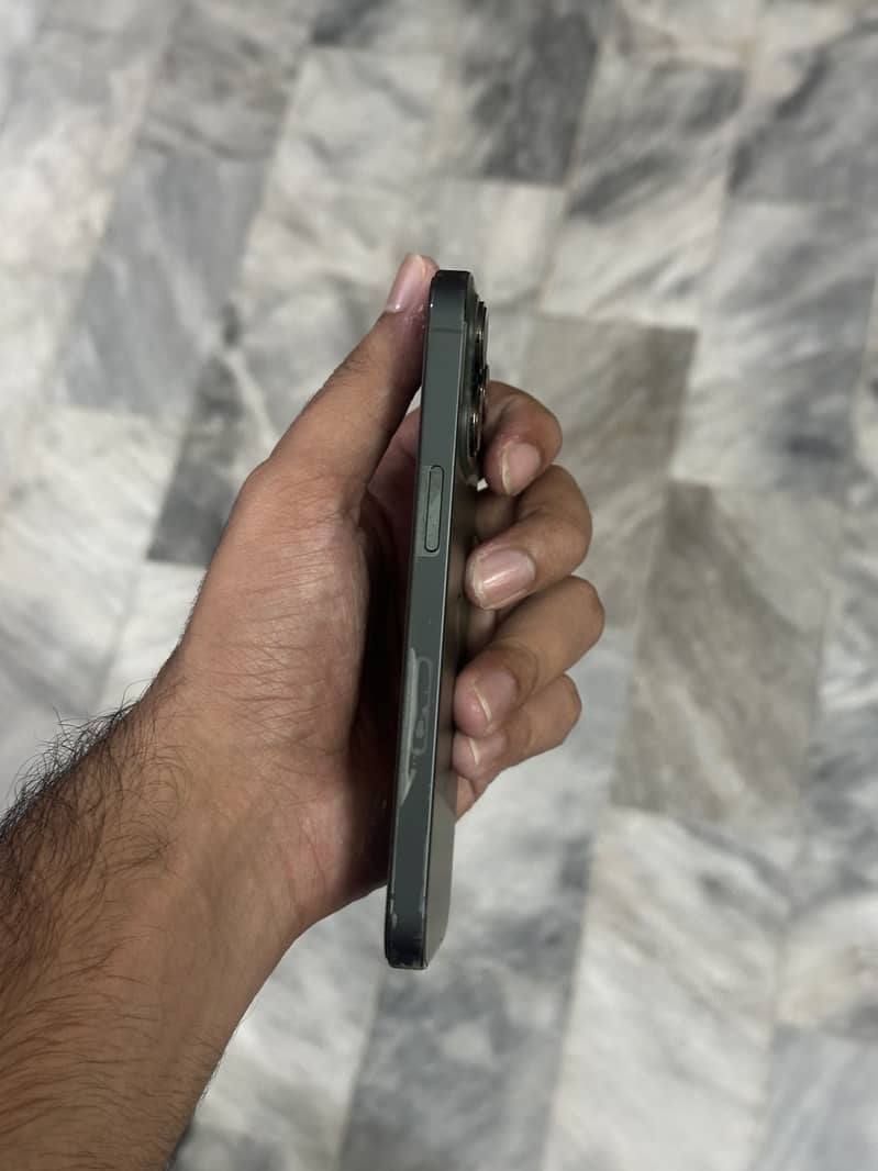Apple iPhone 13 Pro 1
