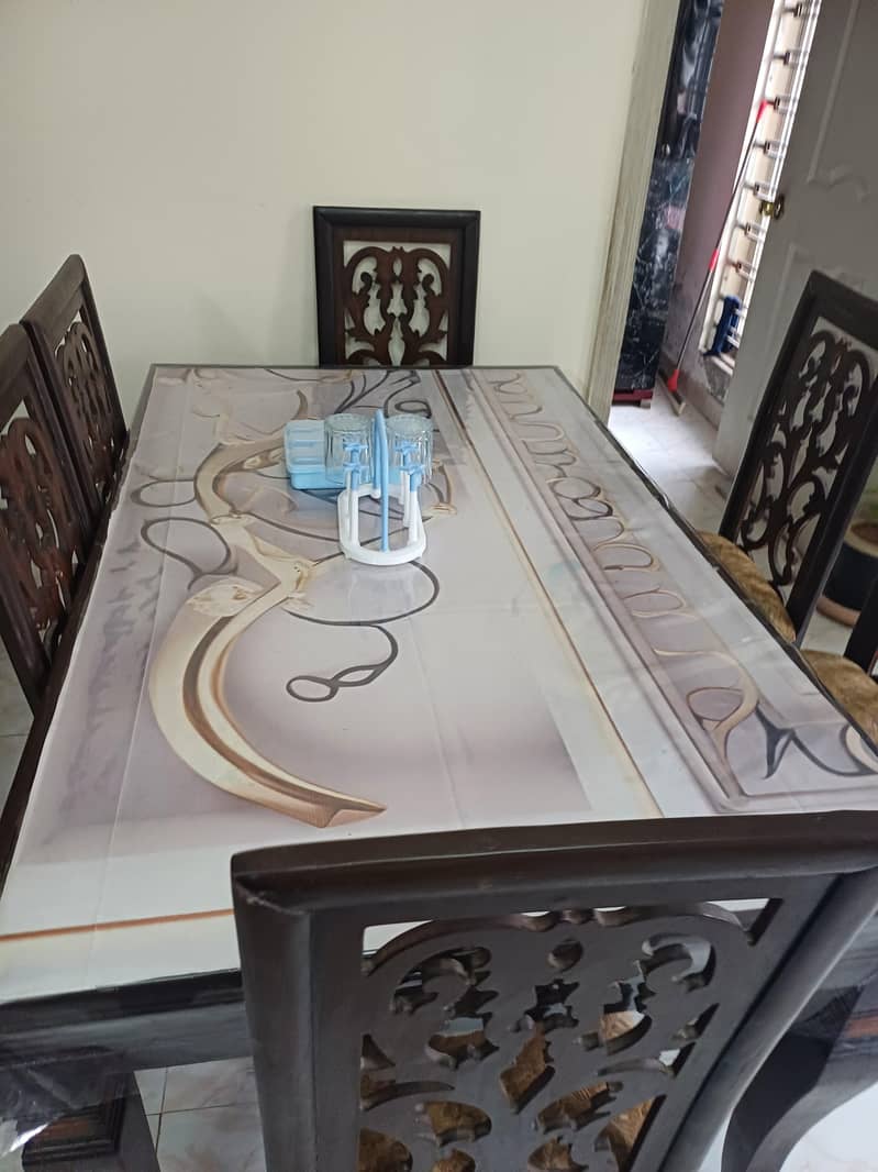 Dining Table six seater good condition 3