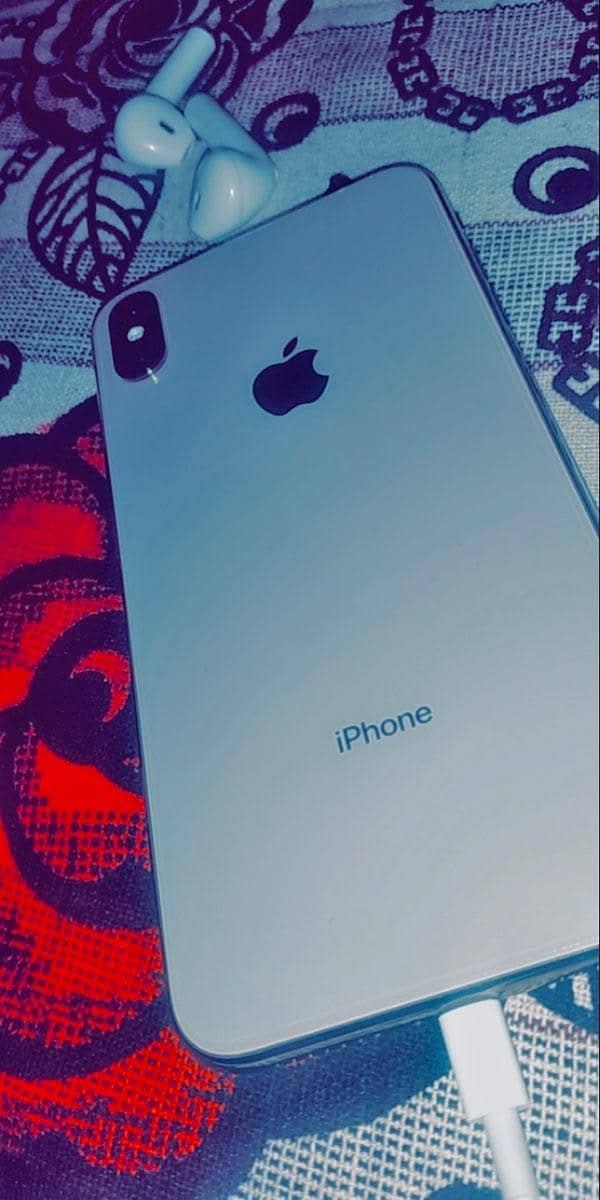 Apple iPhone XS Max 0