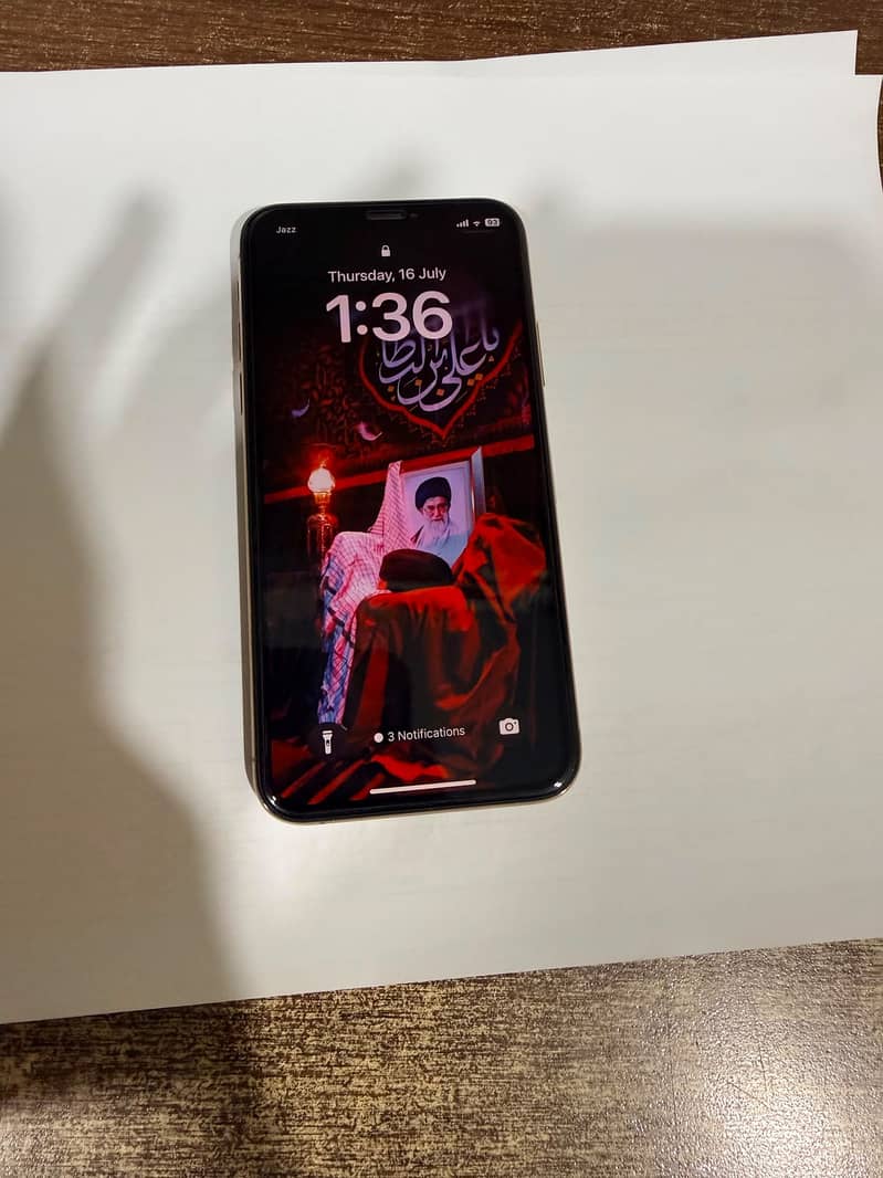 Apple iPhone XS 5