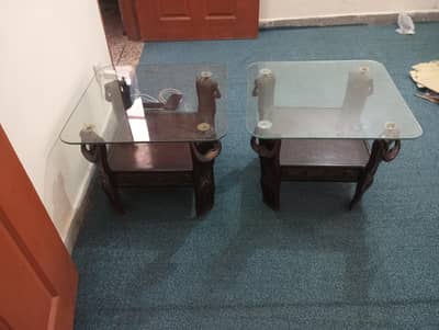 TABLES SIZE 2 X 2 Feet