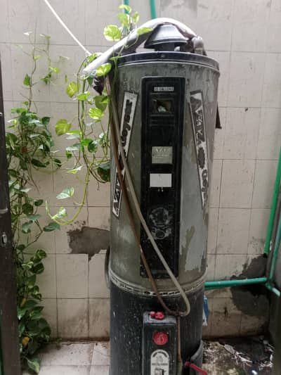 35 Gallon Electric Water Heater / Geyser – Used Condition