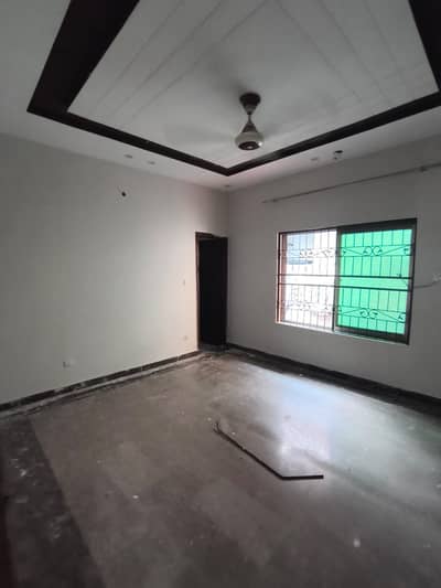 5 MARLA UPPER PORTION FOR BOYS IN EDEN RESIDENCIA SOCIETY COLLEGE ROAD LHR