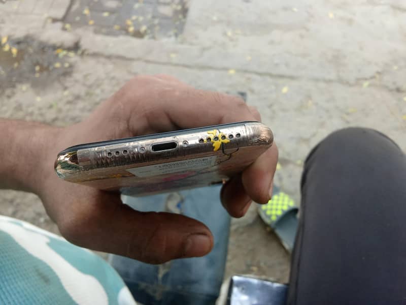 Apple iPhone XS 0