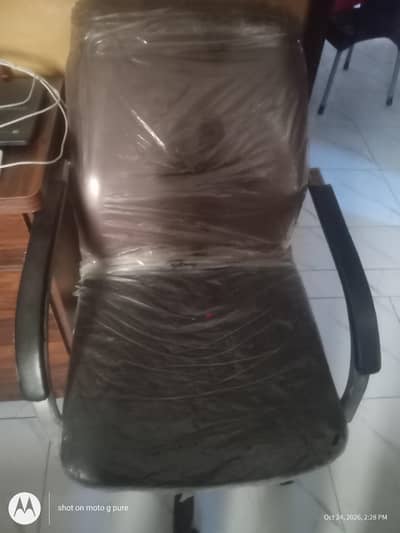 selling office chair
