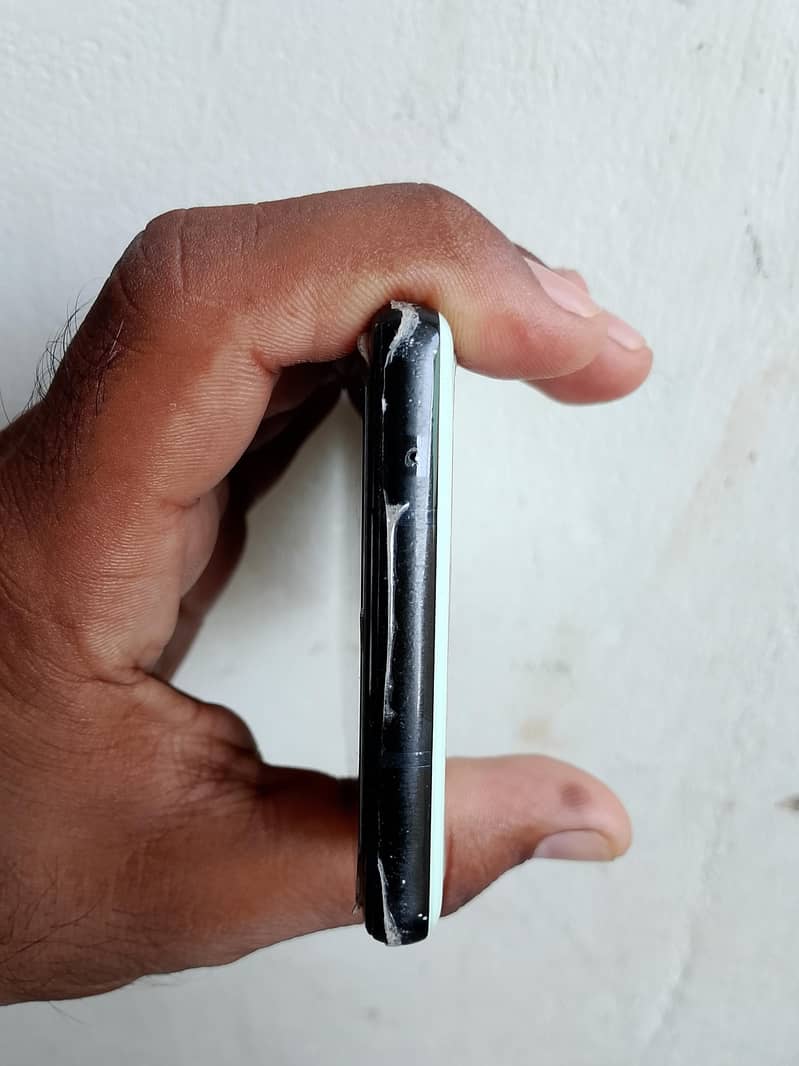 Google Pixel 6a 5