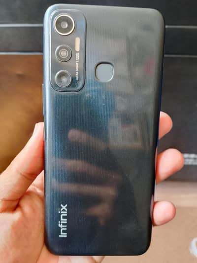 Infinix Hot 11.4/128 just phone charger
