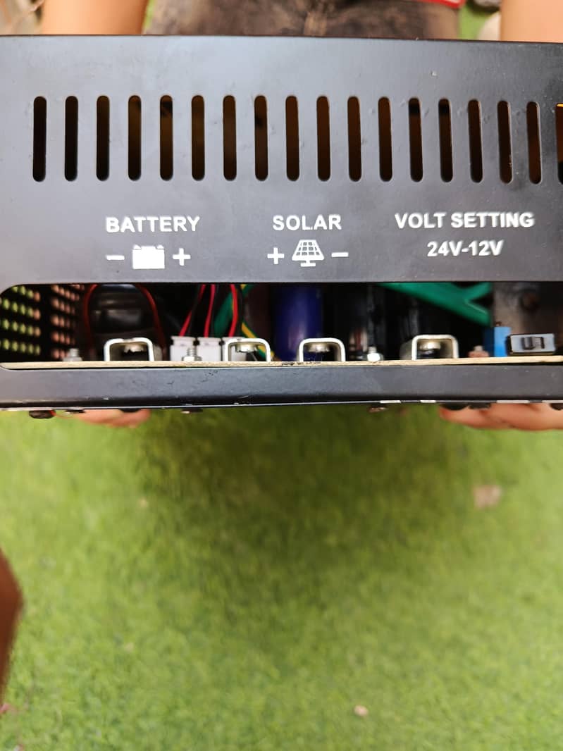 Solar MPPT Charge Controller 2