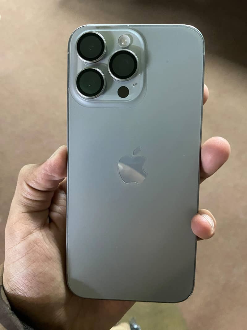 Apple iPhone 15 Pro Max 1