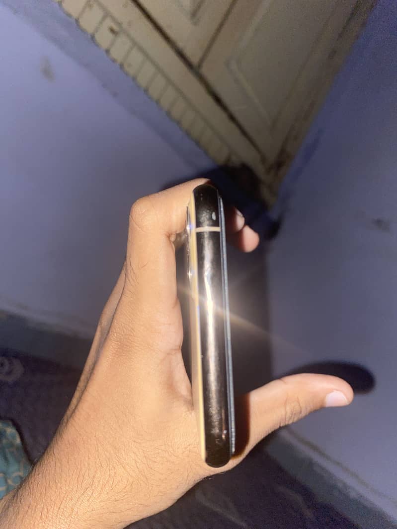 Apple iPhone 11 Pro Max 3