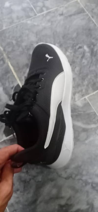 Original puma stride running shoes