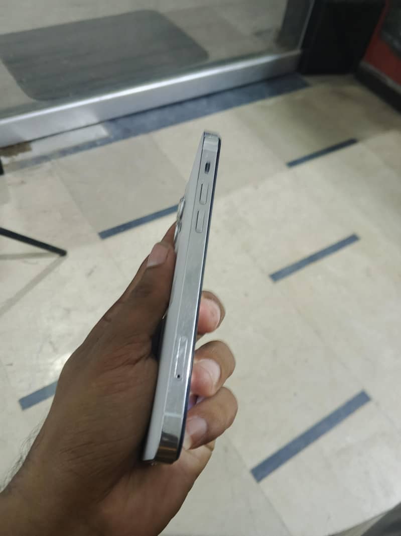 Apple iPhone 12 Pro 1