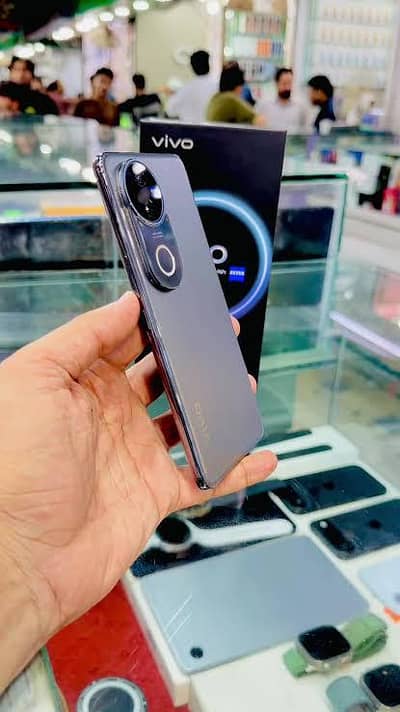 Vivo V50