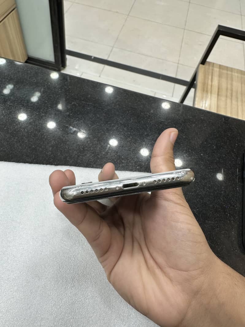 Apple iPhone X 2
