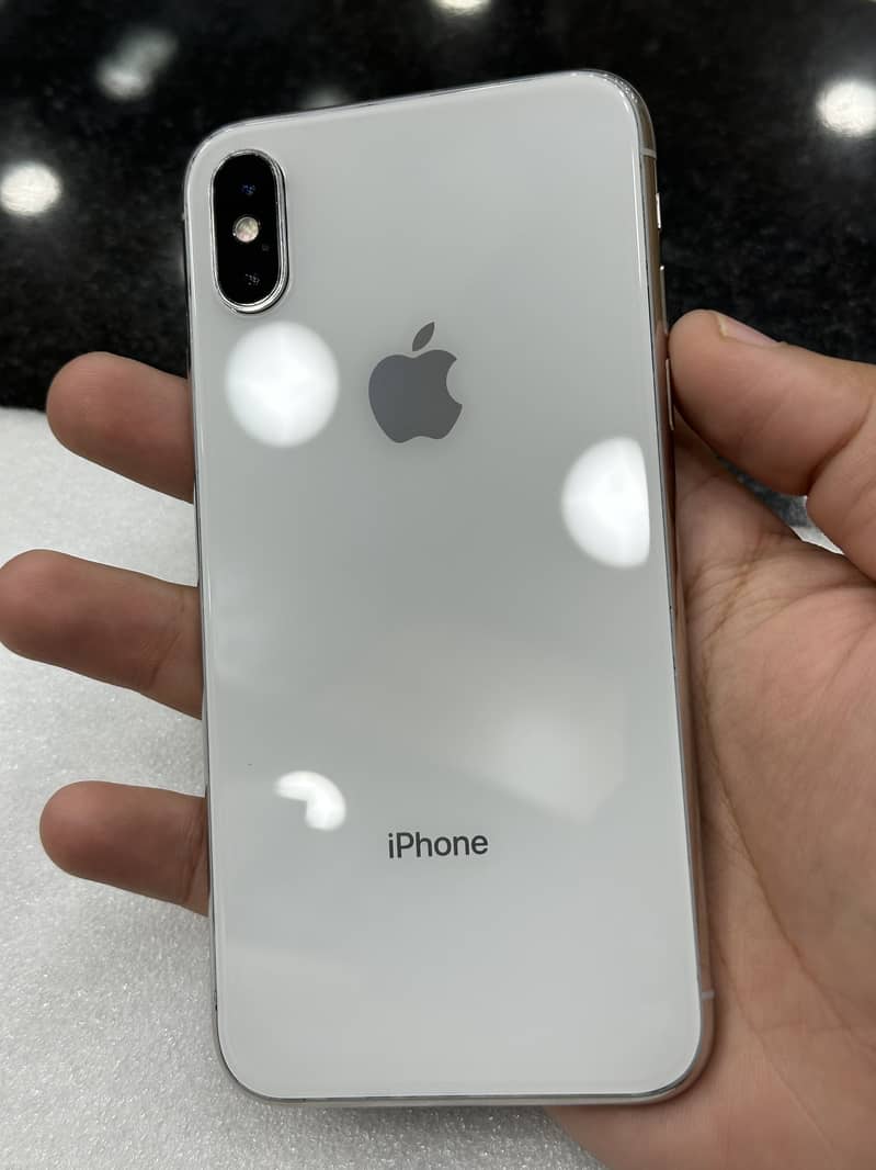 Apple iPhone X 4