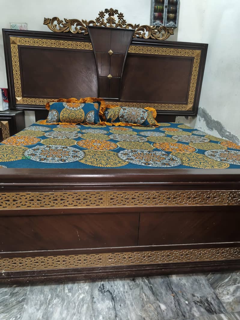 king size bed 0