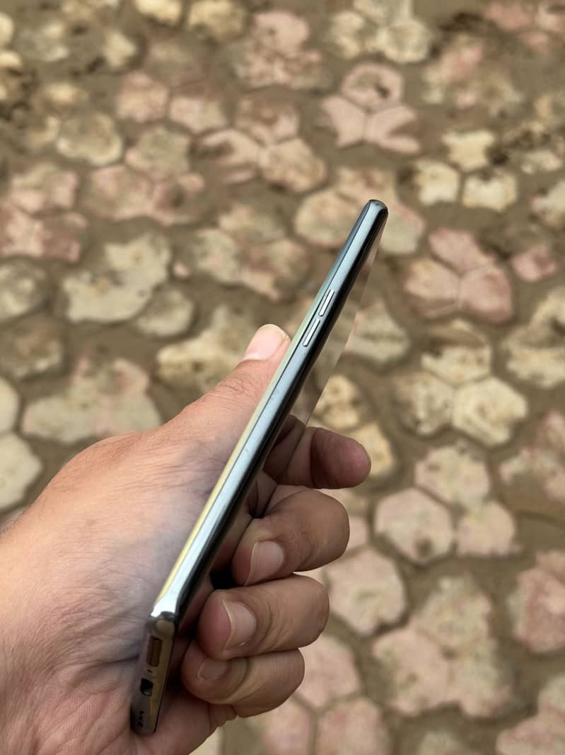 OPPO Reno6 Pro 4