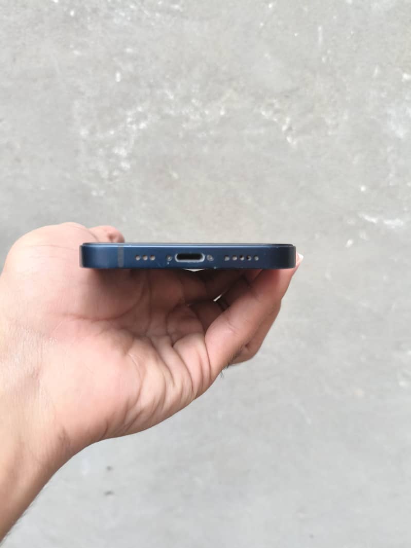Apple iPhone 12 3