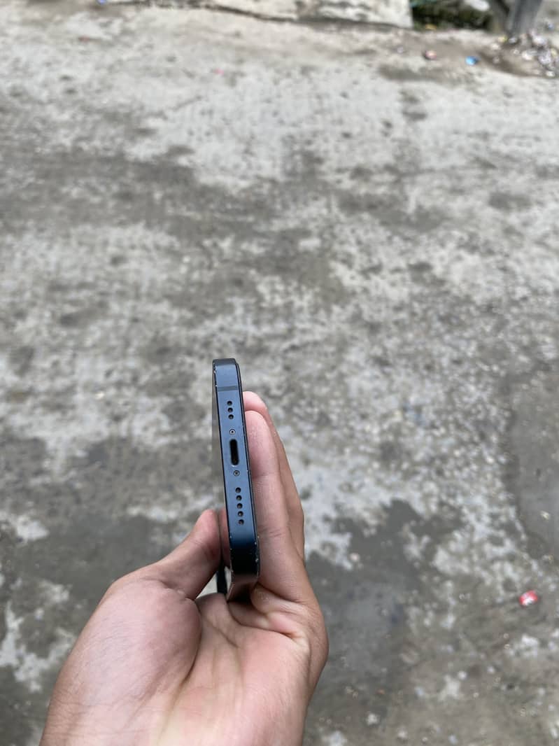 Apple iPhone 13 3