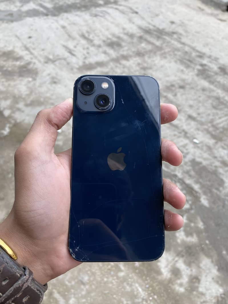Apple iPhone 13 4