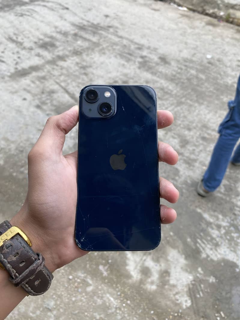 Apple iPhone 13 6