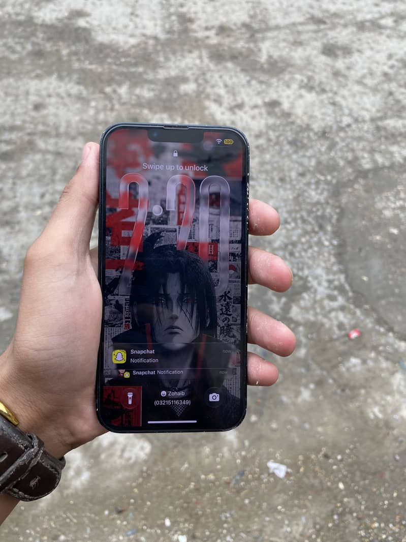 Apple iPhone 13 8